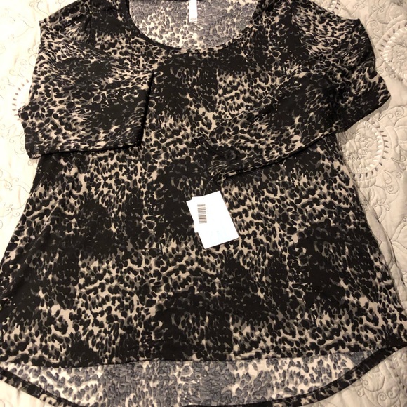 LuLaRoe Tops - BNWT, 2xl Snow Leopard Lynnae by LuLaRoe
